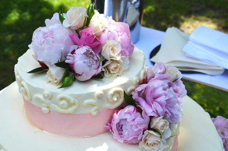 Classic White Cake with Fresh Blooms